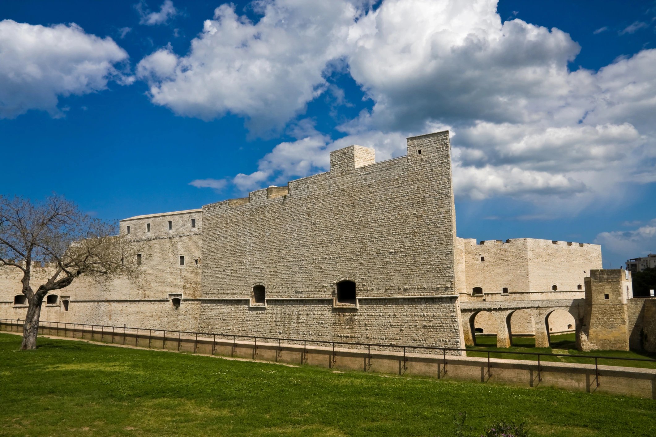 🏰 바를레타 성(카스텔로 디 바를레타)